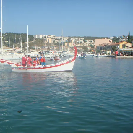 Petite Etoile De - Hyper Equipe A 150m D'une De Sable Fin Grande Terrasse Presqu'ile De Charme דירה